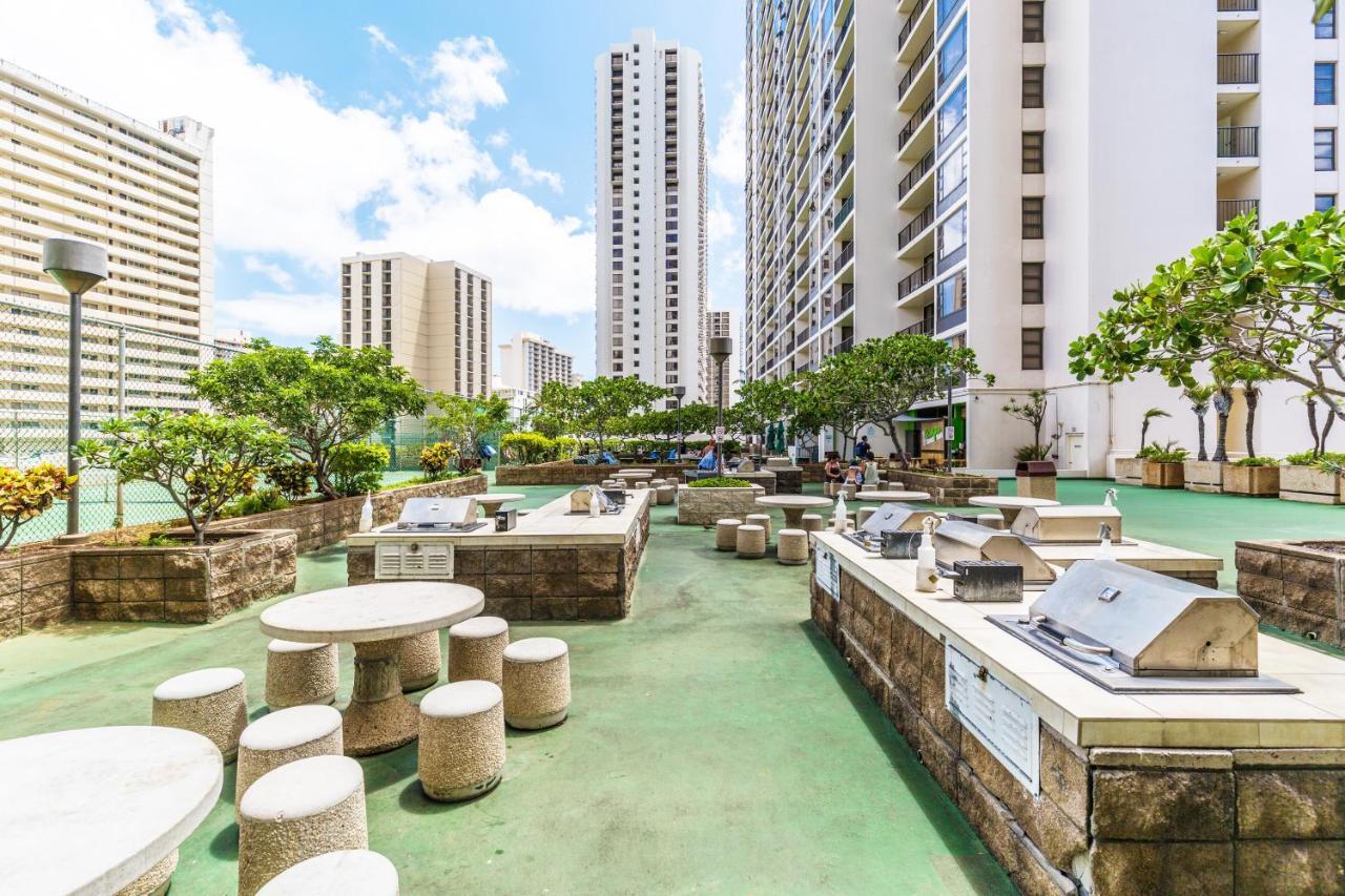 Gorgeous Condo With Ocean View, Near Beach, Free Parking Honolulu Kültér fotó