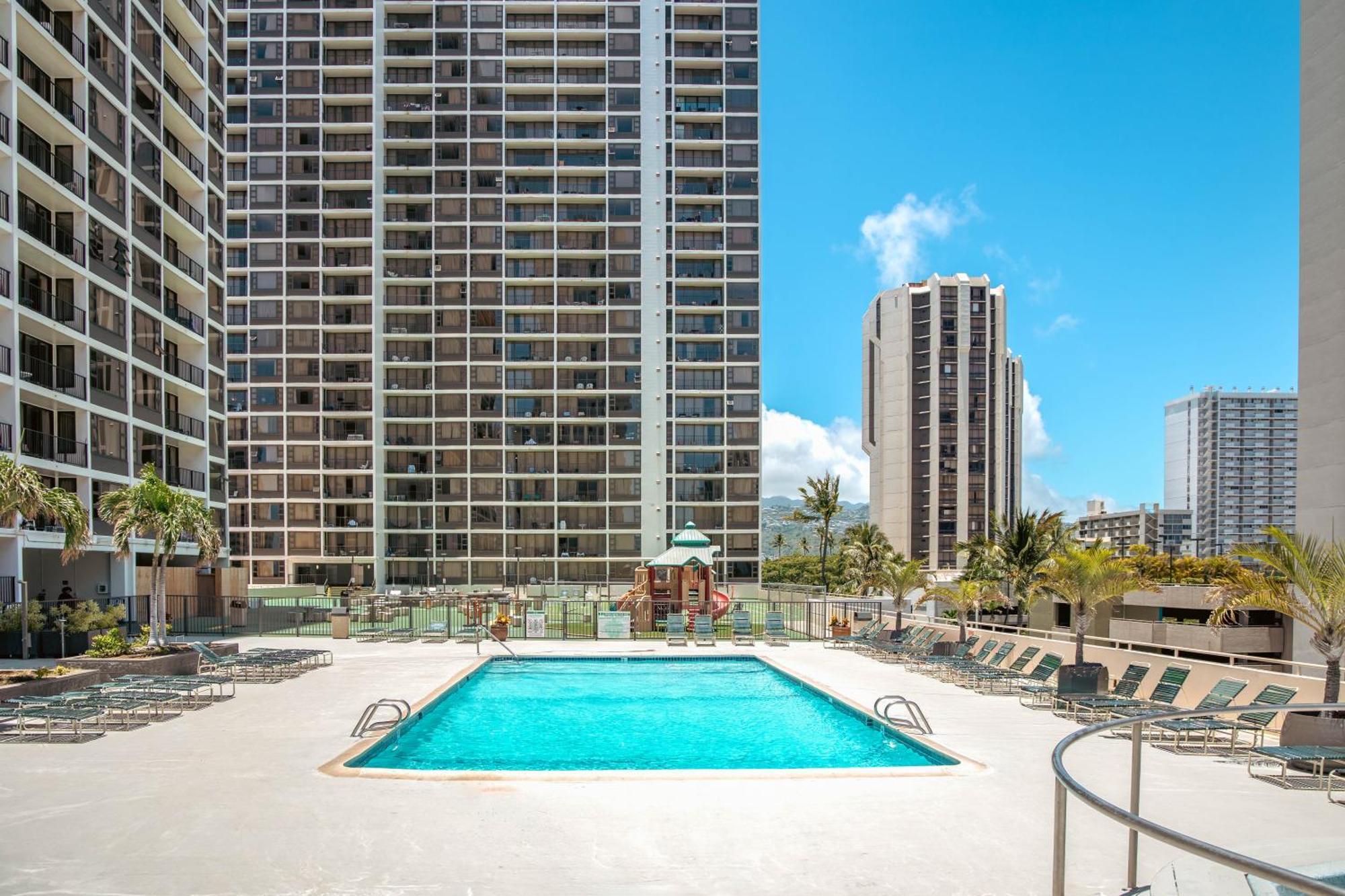 Gorgeous Condo With Ocean View, Near Beach, Free Parking Honolulu Kültér fotó