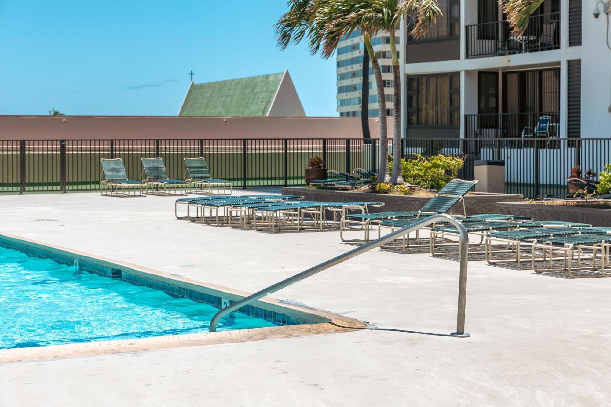 Gorgeous Condo With Ocean View, Near Beach, Free Parking Honolulu Kültér fotó